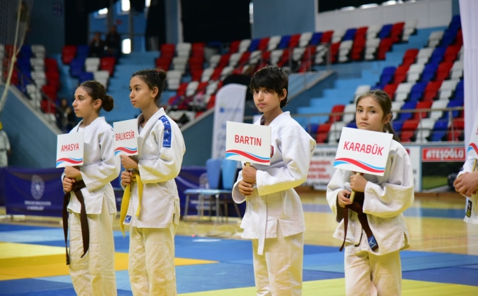 Zonguldak'ta judo heyecan� ba�lad�