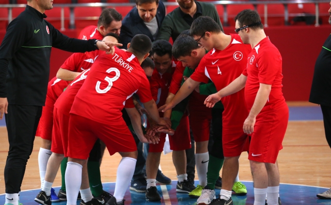 Down Sendromlu millilerin hedefi yine ayn�!