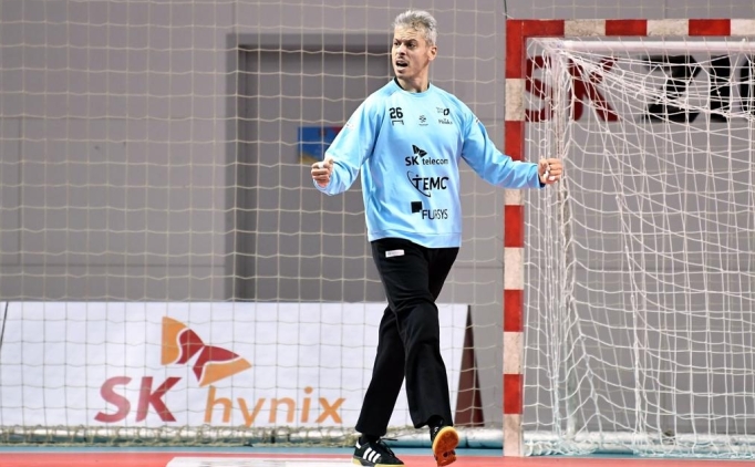 Hentbolcu Yunus zmusul, genlere rnek oluyor!