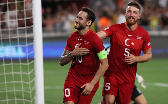 T�rkiye - �sko�ya: �lk 11'ler