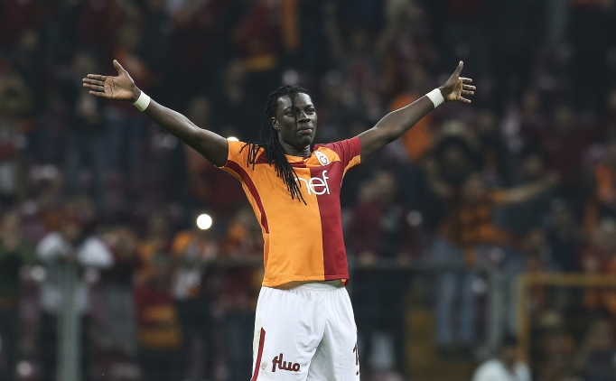 Gomis'ten sar� k�rm�z� kalp!