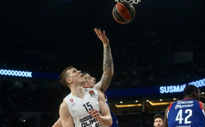 Anadolu Efes, Final Four'a bir ad�m uzak