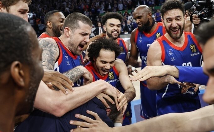 Alper Y�lmaz: 'Anadolu Efes'e ve T�rkiye'ye arma�an olsun'