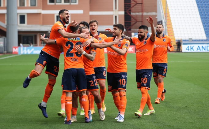 Medipol Ba�ak�ehir yenilmezlik serisini 5 ma�a ��kard�