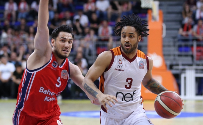 Galatasaray Nef, yar� finalde