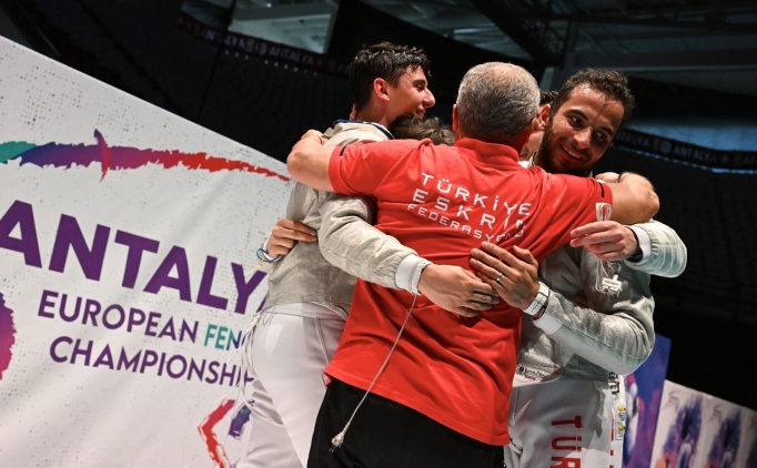 Erkek K�l�� Milli Tak�m�'ndan tarihi ba�ar�