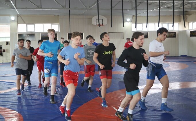 �sve�li milli g�re��iler �ampiyonalara Sakarya'da haz�rlan�yor