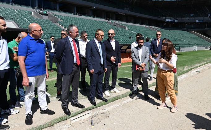 Kocaeli Stadyumu'nun zemini hibrit �imle kaplan�yor!