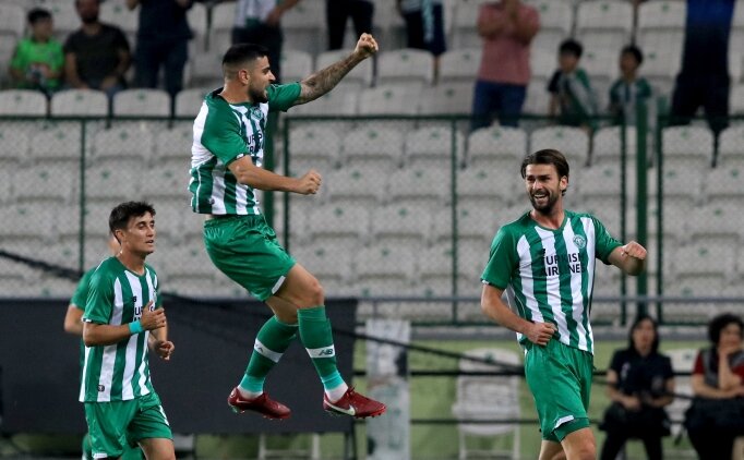 Konyaspor, turu rahat ge�ti!