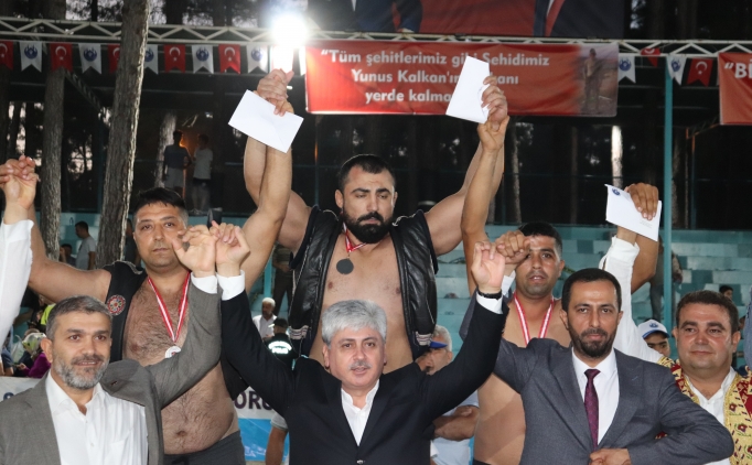 Kap��mal� Aba G�re�i'nde ba�pehlivan Bar�� G�ng�r oldu