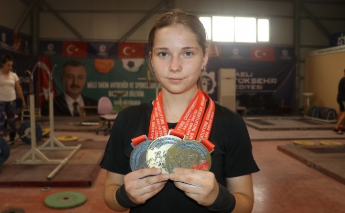 Milli halterciden bir ampiyonluk daha
