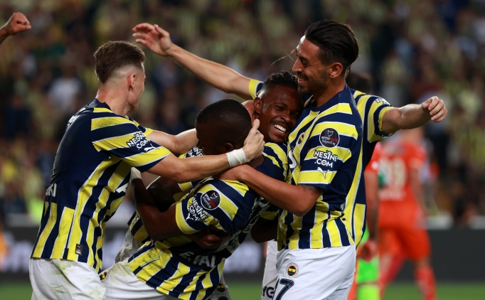 Fenerbah�e, gol rekoruna do�ru ko�uyor; En iyi ba�lang��