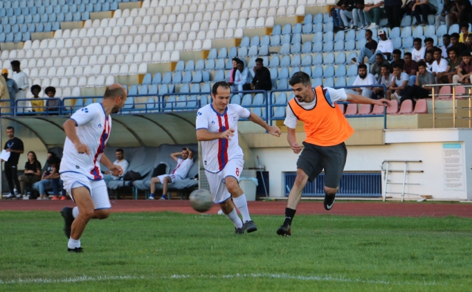 Karabk niversitesi Dnya Kupas Turnuvas balad