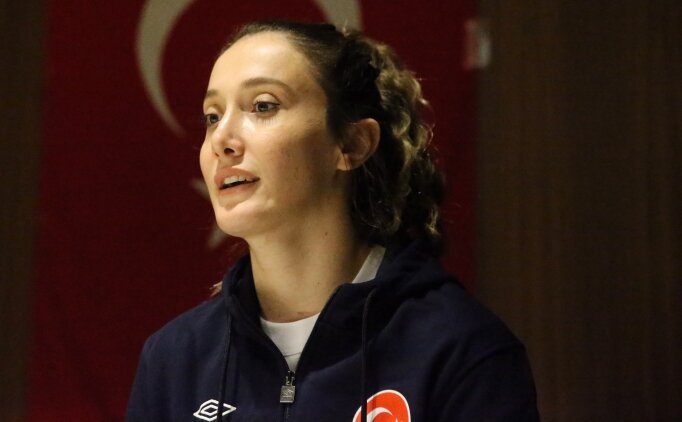 Milli hentbolcu Asl� �skit, Th�ringer'e veda etti