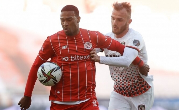 Antalya'da Haji Wright paras�n� ��kard�!