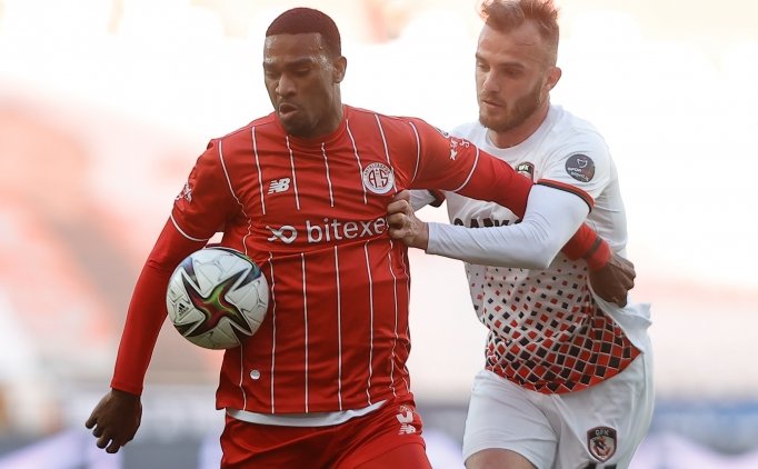 Haji Wright'a D�nya Kupas� yolu a��ld�