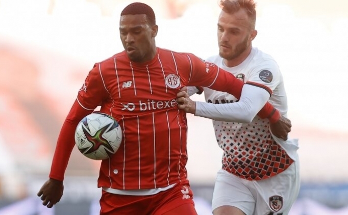 Antalyaspor Haji Wright'�n bonservisini almaya haz�rlan�yor!