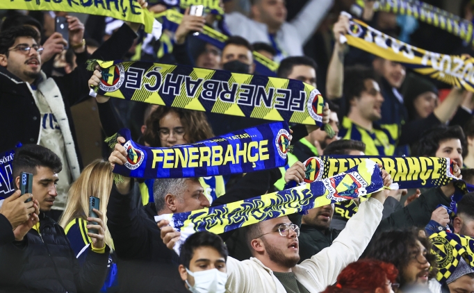 Fenerbahe tribnlerinden tepki!