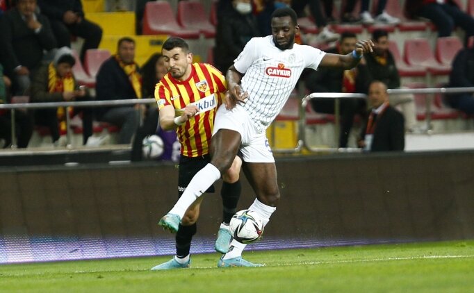 Rizespor, 2 puan� elinden ka��rd�!