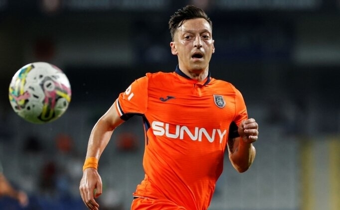 Ba�ak�ehir'de sakatl�k �oku: Mesut �zil