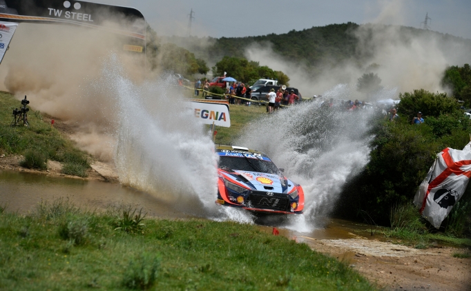 �talya Rallisi'nde birincilik Tanak'�n