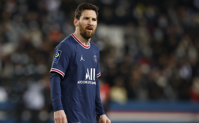 Ronald Koeman: 'Para vard�, Messi neden g�nderildi?'