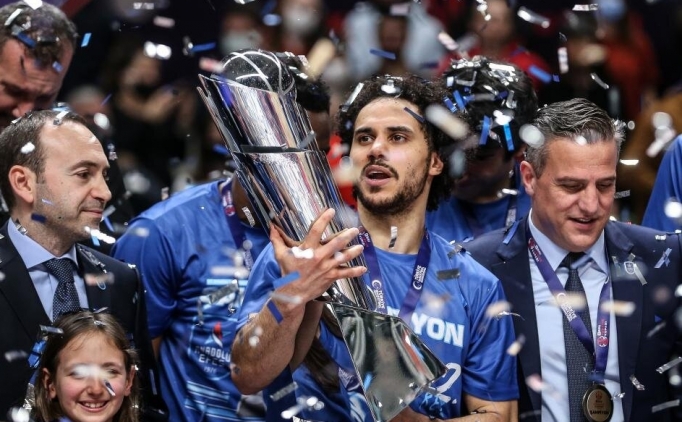 Bakan Kasapo�lu'ndan Anadolu Efes'e tebrik