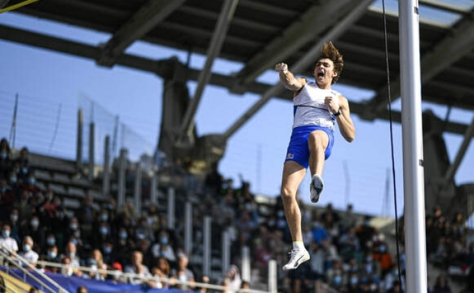 Mondo Duplantis'ten iki haftada iki d�nya rekoru