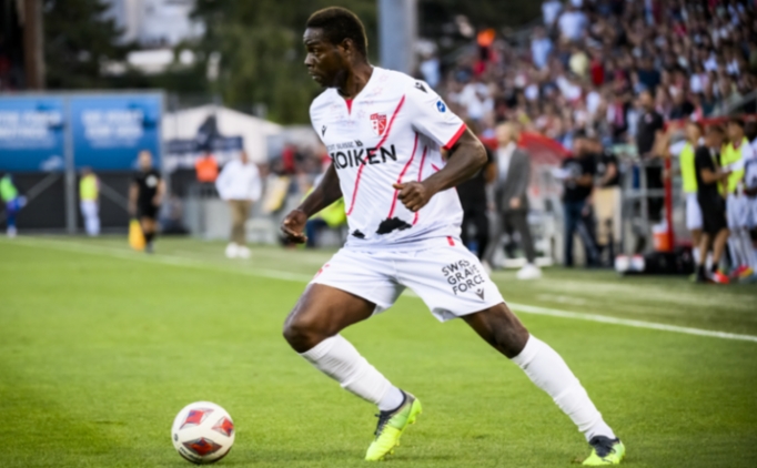 Mario Balotelli, Max Meyer'in havas�n� bozdu