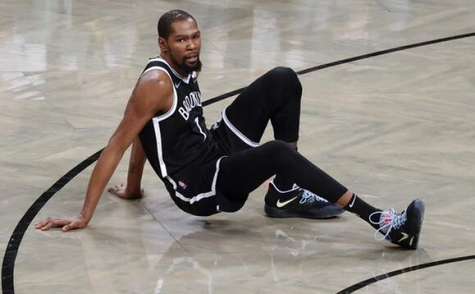 Kevin Durant, Brooklyn Nets'te kalyor