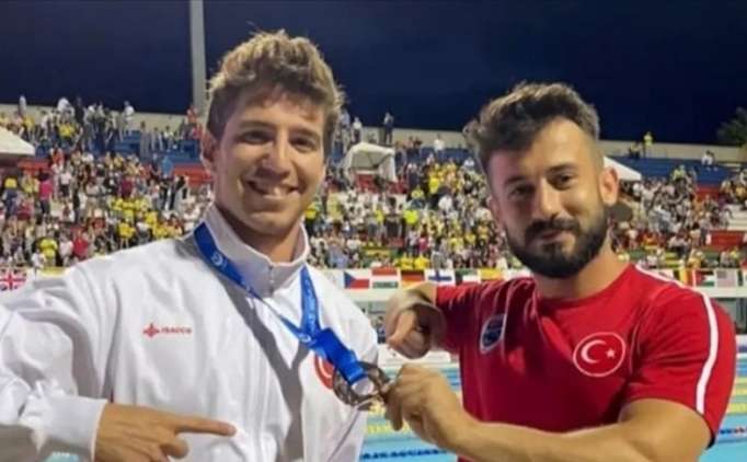 Milli su alt� sporcusu Derin Toparlak'tan bronz madalya