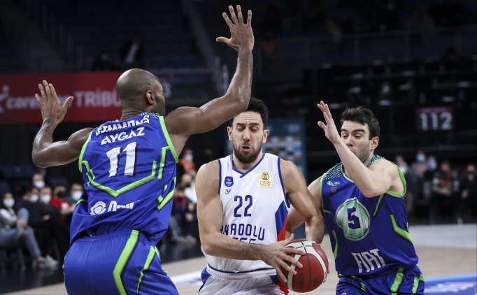 Anadolu Efes, sahas�nda TOFA�'� ge�ti