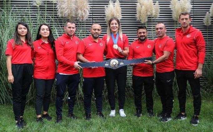 Efrahim Kahraman: 'Yasemin Adar Yi�it ile tarih yazd�k' 