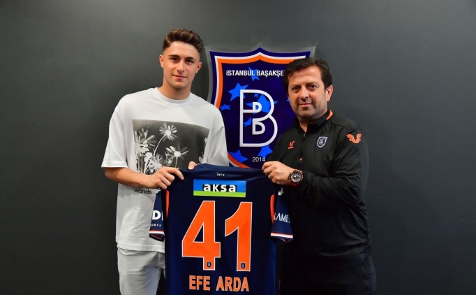 Ba�ak�ehir, Efe Arda Koyuncu ile s�zle�me imzalad�