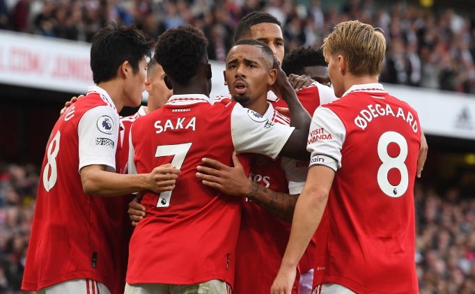 Arsenal, Liverpool'u uuruma itti!