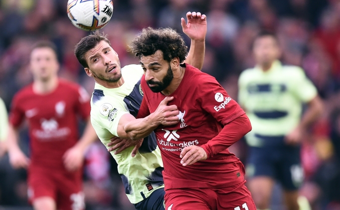 Liverpool, Salah ile nefes ald�! Manchester City �aresiz kald�!