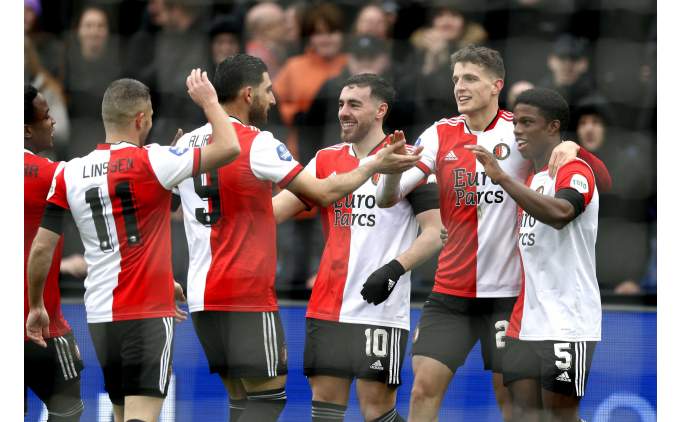Orkun K�k�� att�, Feyenoord 4-0 kazand�!