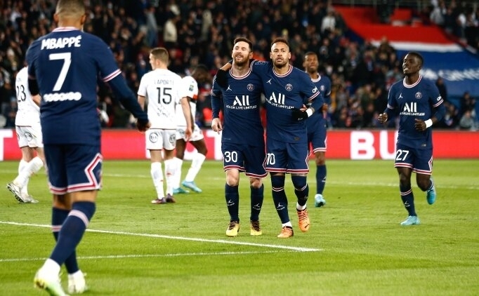 Ronaldinho'dan PSG sözleri: 'Kim oynamalı?'