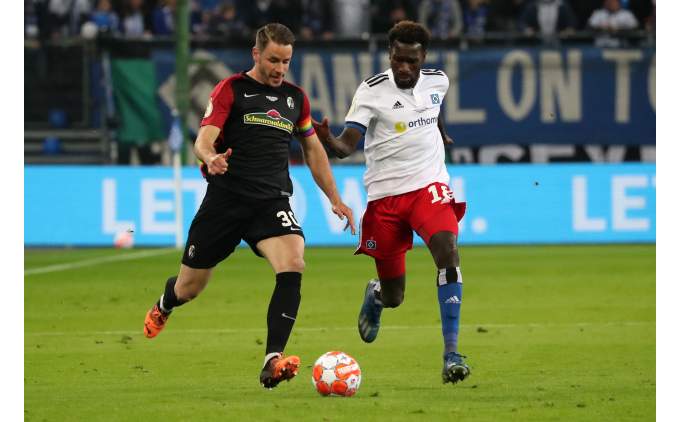 Almanya Kupas�'nda ilk finalist Freiburg