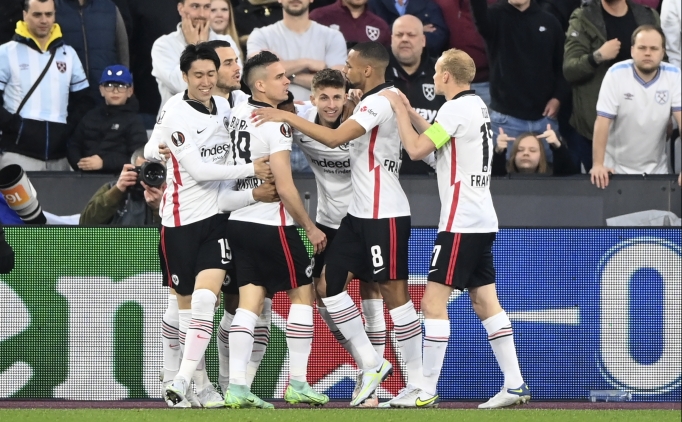 Frankfurt, West Ham'ı deplasmanda yıktı!