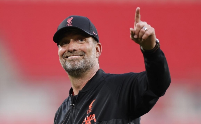 �ZET �ZLE: Liverpool �ampiyonluk umutlar�n� son haftaya ta��d�