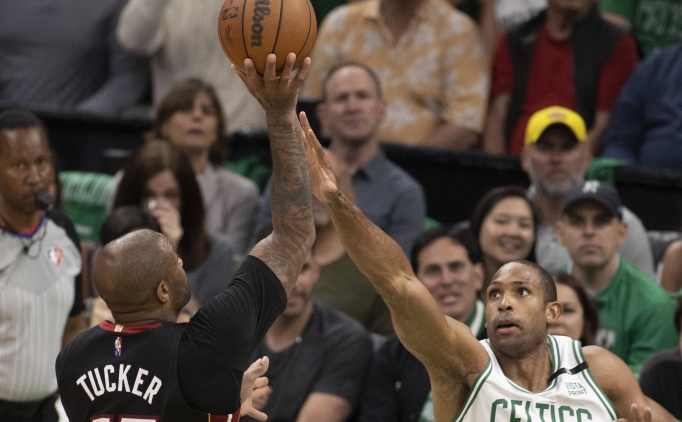 Miami Heat, Boston'da kazand�!