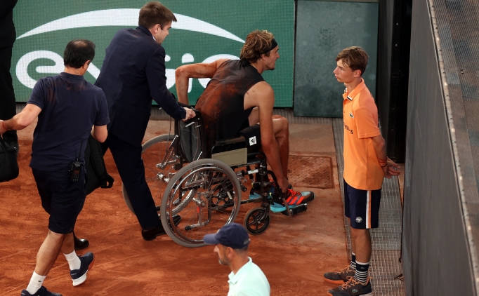 Alman tenisi Zverev ameliyat oldu!