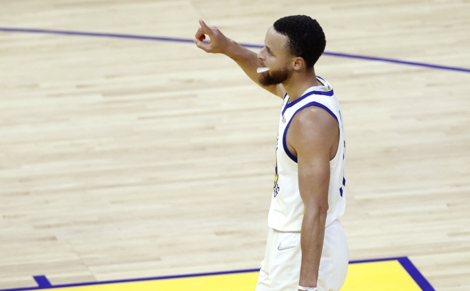 Warriors �ampiyonlu�a g�z k�rpt�