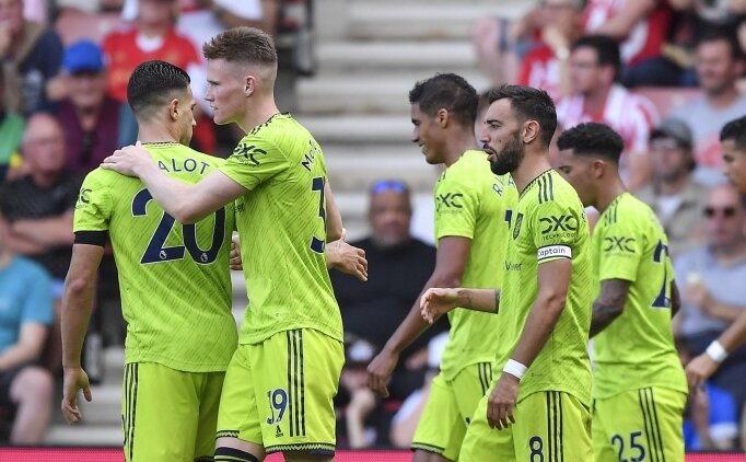 Manchester United, tek golle kazand�
