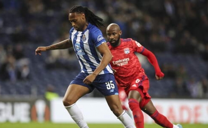 Fenerbah�e'ye Yunanistan'dan stoper