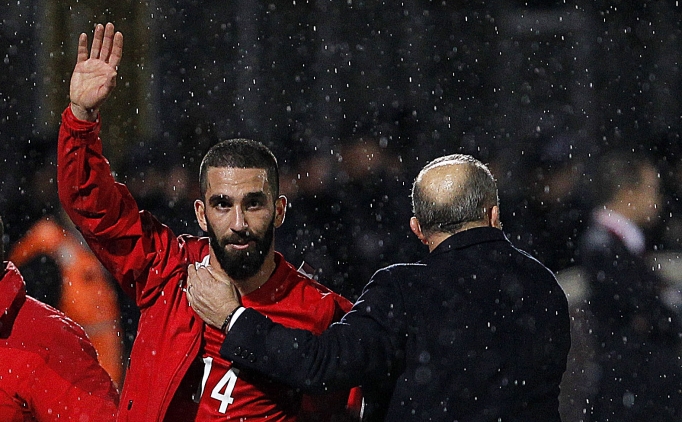 T�rk futbolundan bir Arda Turan ge�ti; Rekortmen