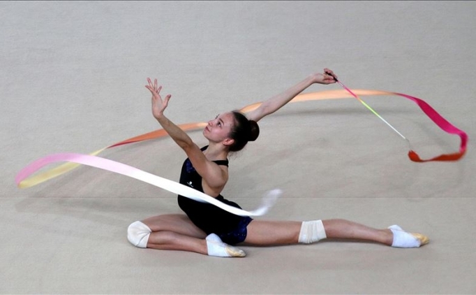 Milli cimnastik�iler, Ritmik Cimnastik D�nya �ampiyonas� haz�rl�klar�n� s�rd�r�yor