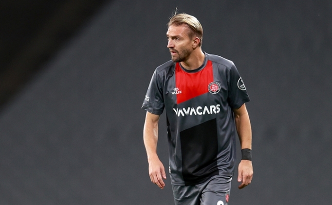 Lazio'nun g�ndeminde Caner Erkin transferi var!