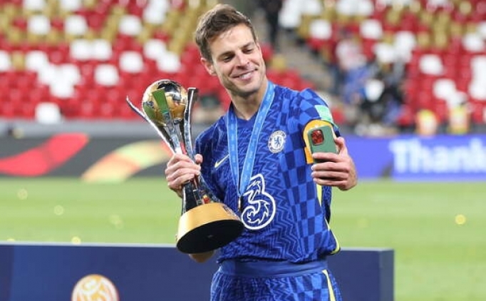 Barcelona'dan Azpilicueta'ya kanca!